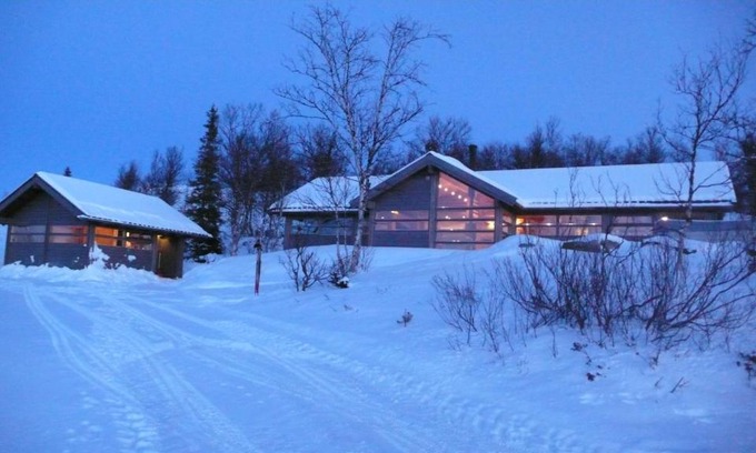 Al House | Experience Svarthamar: A Cabin with Breathtaking Views