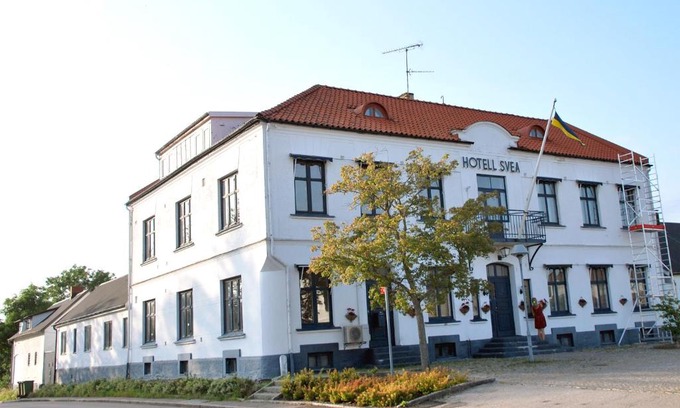 Vollsjo Hotel | Comfortable Stay at Svea Hotell, Vollsjö with Family Amenities