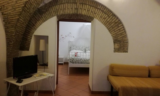 Troia Bed & Breakfast | Experience Relaxation at Svegliarsi nei Borghi - La Patronale