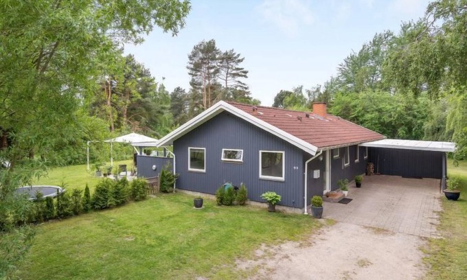Kramnitse House | Relax at "Sverker" - Oceanfront Getaway with Private Pool