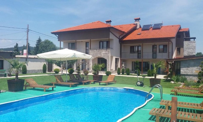 Shiroki Dol Villa | Relax at Sveti Nikola Villas with Oceanfront Pool Access