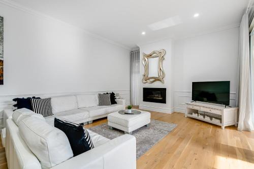 Royston Park House | Guest Rated 10/10: Swainson on Third, Pet Friendly Stay