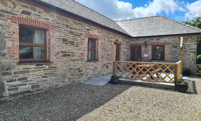 Whitland House | Discover Swallow Cottage: Pet-Friendly Retreat with Pool