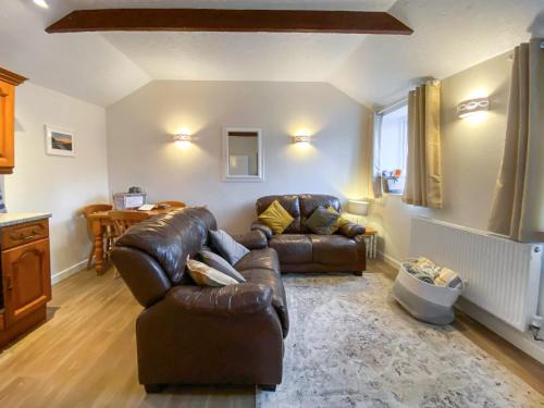 Treligga House | Discover Swallows: A 4-Star Getaway with Hot Tub & Pet-Friendly