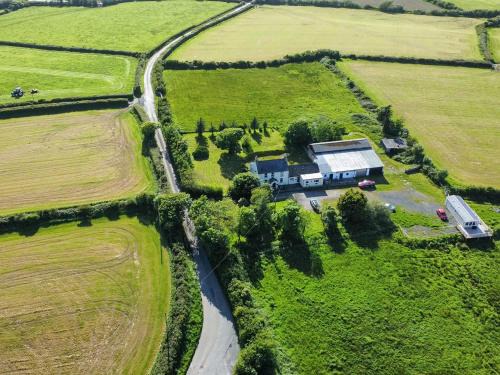 Caergeiliog House | Welcoming Swallows Nest: Pet & Child-Friendly Retreat