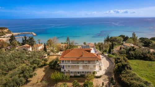 Tsilivi Apartment | Oceanfront Swan Apartment 3 with Exceptional Guest Ratings