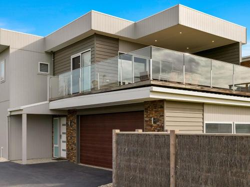 Surf Beach House | Discover Swan Bay Views: Pet & Child Friendly Retreat