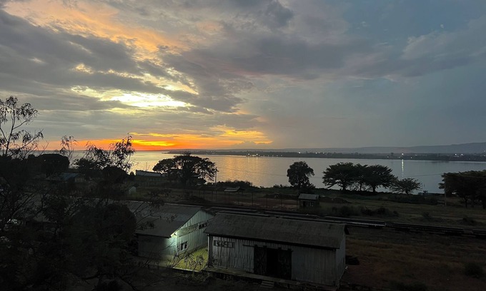 Kisumu Apartment | Swan Lakeview Apartment. Netflix, WiFi, Parking, 24/7 security Horizon & Sunset.