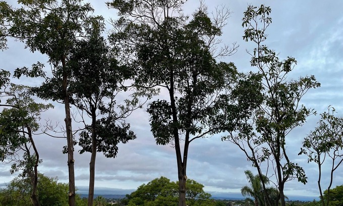 Bayswater House | Modern Swan Retreat: Ocean Views & Family-Friendly Stay