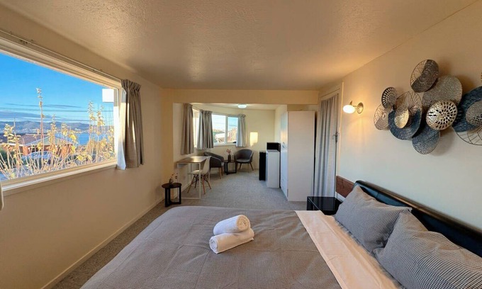Sandy Bay Apartment | Cozy Swan Sea Retreat with Family-Friendly Amenities