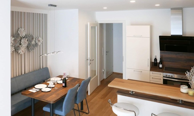 Gmain Apartment | Elegant Swan Apartment with Terrace in Pedestrian Zone