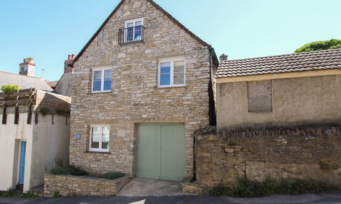 Swanage Cottage | Discover Pet-Friendly Swanage Driftwood with Ocean Views