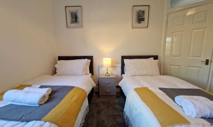 Swanley House | Inviting Swanley Guest House: Family-Friendly Retreat