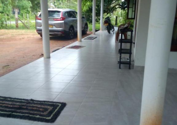 Anuradhapura House | Cozy Swarnapali Villas with Hot Tub & Family Amenities