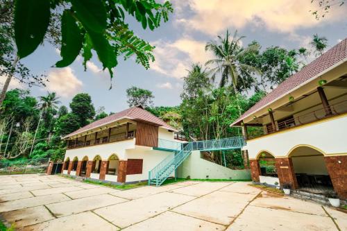 Vayittiri Villa | Exceptional Child-Friendly Stay at Swastha Royal Villas