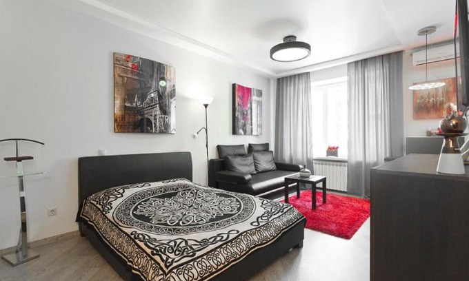 Minsk City Centre Apartment | Cozy Swedish Studio at Myasnikova - Pet Friendly Retreat