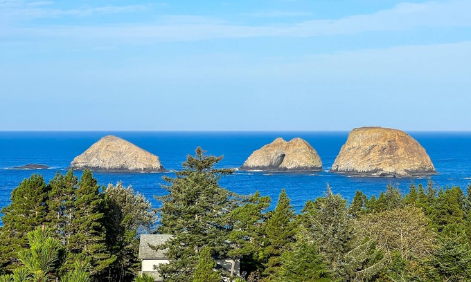 Oceanside House | Stunning Ocean-View Retreat with Cozy Fireplace & Foosball