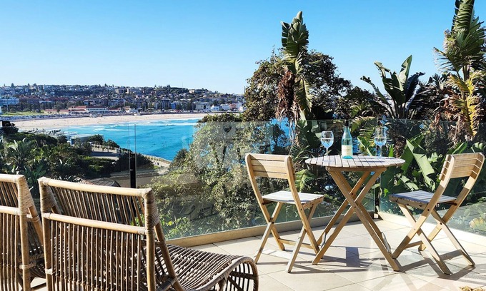 Bondi Apartment | Oceanfront Retreat with Breathtaking Views - Bondi Beach