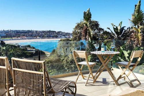 Bondi Apartment | Inviting Oceanfront Escape at Bondi Beach with Parking