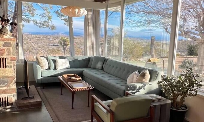 Yucca Valley House | Inviting High Desert House with Hot Tub & Breakfast