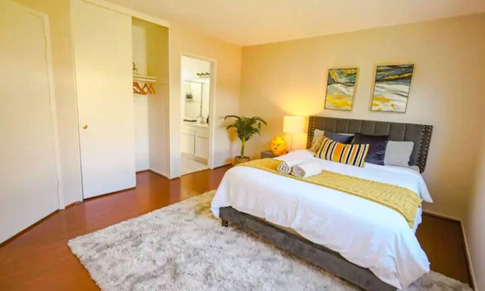 Valle Lindo House | Ideal 2-Bedroom Retreat near Disney with Pet-Friendly Perks