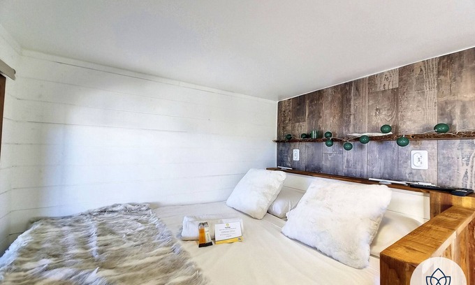Ravine des Cabris Apartment | Seaside Tiny House Retreat: Guest Rated 10/10 in St Pierre