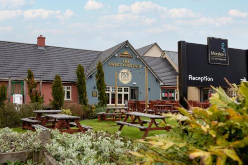 Dunfermline Hotel | Relaxing Getaway at Sweet Chestnut, Dunfermline by Marston's Inns
