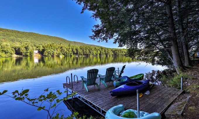 Forest Dale House | Sweet Cottage at Fern Lake – Cozy Lakefront Retreat with Private Dock & Kayaks