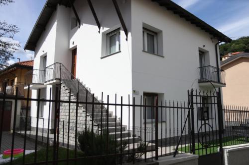 Como Apartment | Pet-Friendly Sweet Dreams Apartment with Perfect Comfort