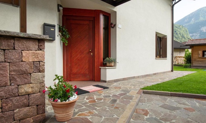 Mezzano Apartment | Delightful Stays at Sweet Dreams with Spa & Hot Tub