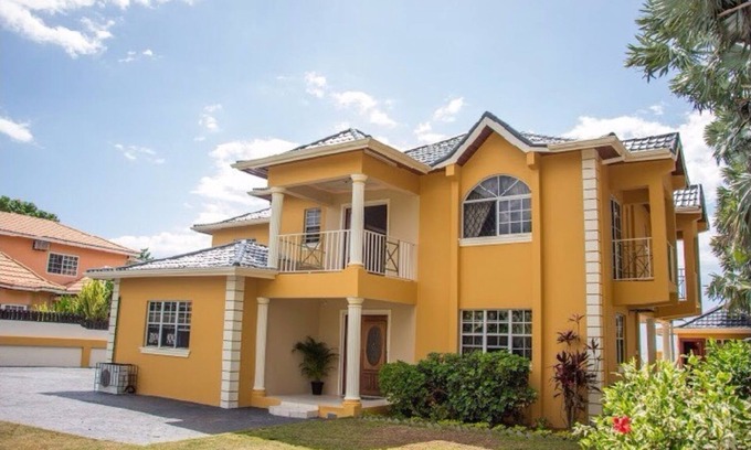 Crane corner Villa | Escape to Your Island Utopia: Rated 9.8 with Ocean Views