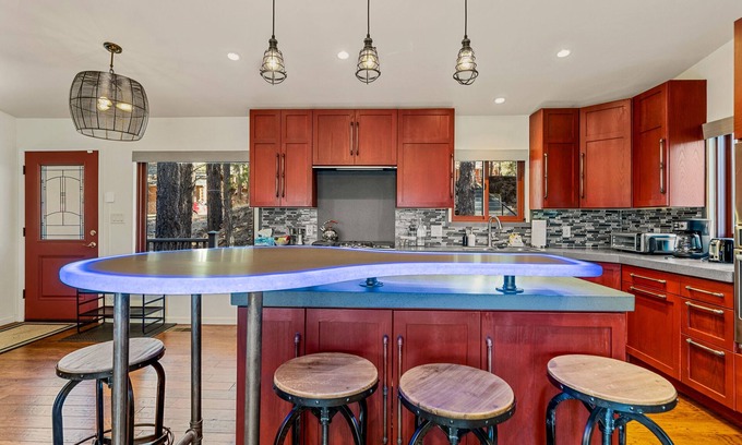 Kachina Village House | Cozy 2BR Getaway at Dreamy Pines with Family Amenities