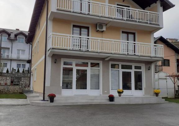 Hadzici Villa | Inviting Sweet Holiday Home - Rated 9/10 & Family-Friendly