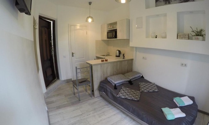 Kosuv Stary Apartment | Cozy Retreat at Sweet Home 2: Pet and Child Friendly Stay