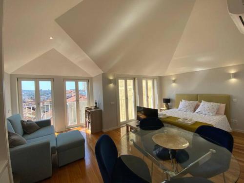 Centro / Baixa Apartment | Beautiful Clerigos City View with Pet-Friendly Amenities