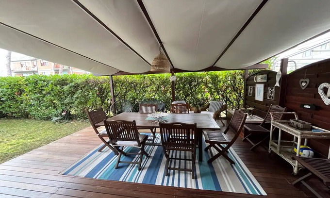 Cinquale Apartment | Modern Sweet Home Suite with Private Garden by the Sea