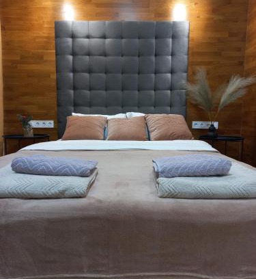Solomjanskyj Apartment | Cozy Sweet Home: Pet Friendly & Child Accessible Stay
