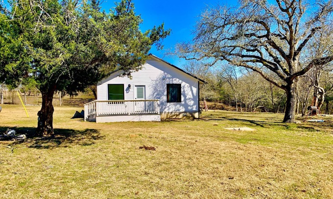 Manor House | Cozy Sweet Home: Pet & Child Friendly Retreat Awaits
