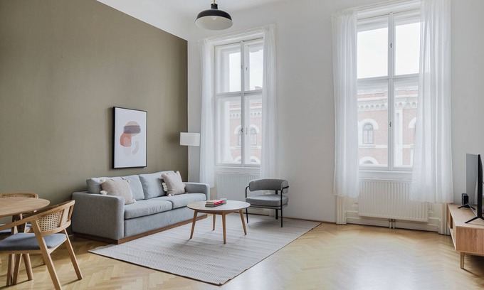 Roßau Apartment | Sweet Innere Stadt 2BR w/Washer & Dryer, by Blueground