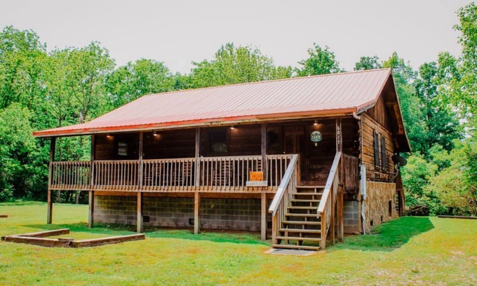 Cosby Cabin | Relaxing 'Sweet Life' Log Cabin on Cosby Creek with Wifi