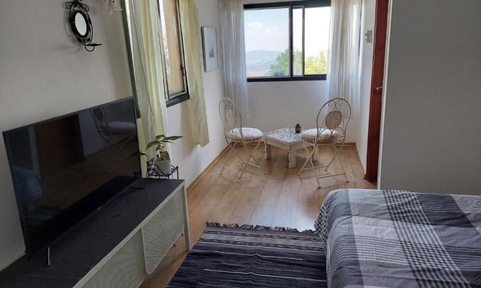 Amirim Apartment | Cozy Mountain View Room in Amirim with Family Amenities