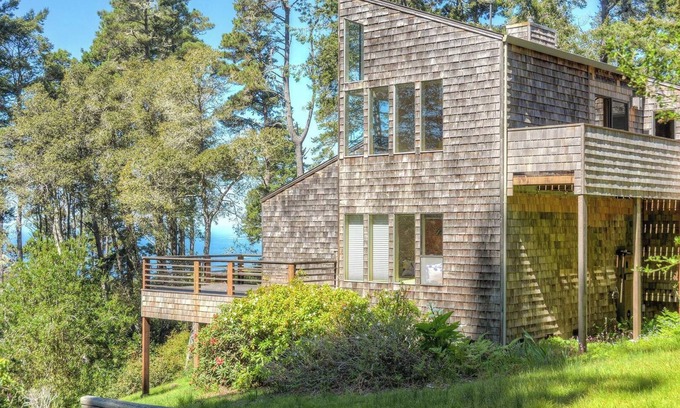 Sea Ranch House | Sweet Sea Ranch | Nestled in Redwood Forest