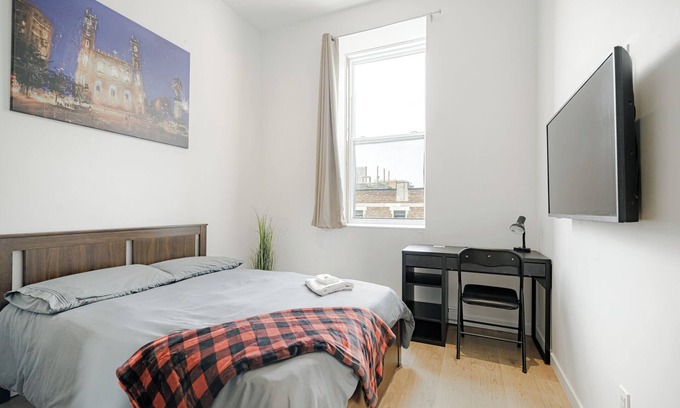Maisonneuve Hotel | Cozy Retreat by Olympic Stadium & Botanical Garden
