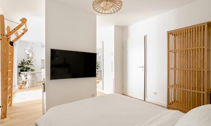 Brigittenau Apartment | Cozy Suite Near Augarten with Breakfast & Family-Friendly Perks