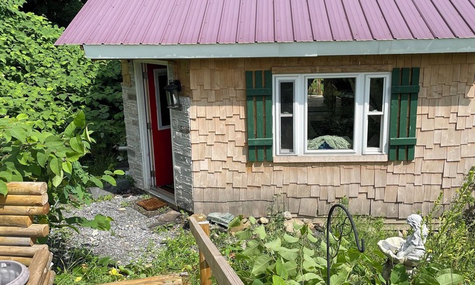 Town of Ephratah Cottage | Sweet Unique Cottage - Clean and near Caroga Lake. Just inside the Adirondacks