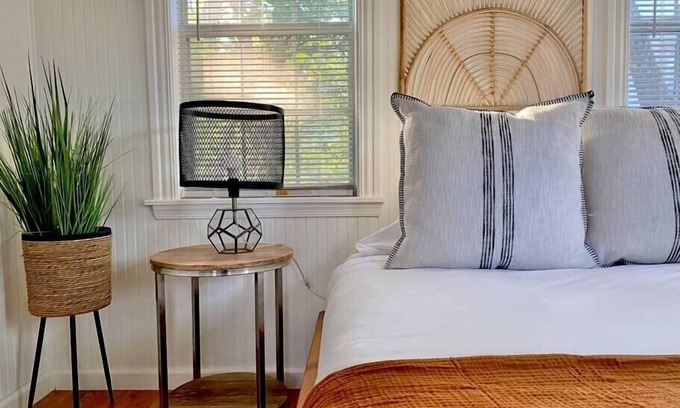 Zilker Apartment | Sweet Zilker Studio | Walk to local ATX gems!