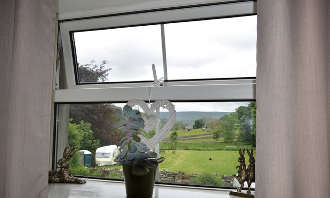 Starbotton Bed & Breakfast | Guest Rated 9.4: Sweetbriar Cottage B&B & Camping Bliss