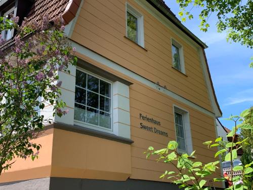 Bad Sachsa House | Pet-Friendly SweetDreams Stadtvilla with Ocean Views