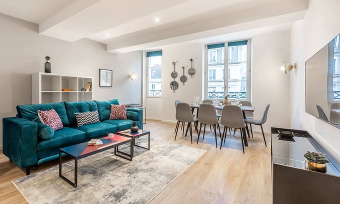 Bercy Apartment | Spacious Bastille II Apartment with Kitchen & Spa Amenities