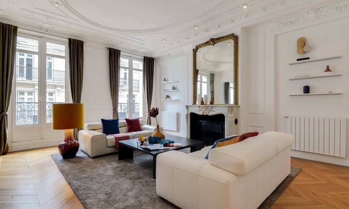 Champs-Elysees Apartment | Comfortable Cerisoles D: One Bedroom with Spa Amenities